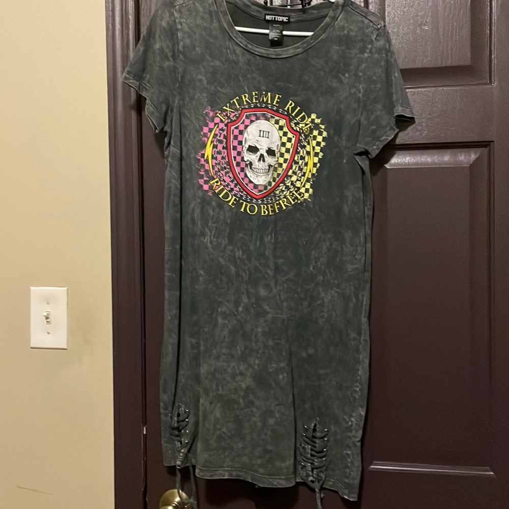 Size medium hot topic dress